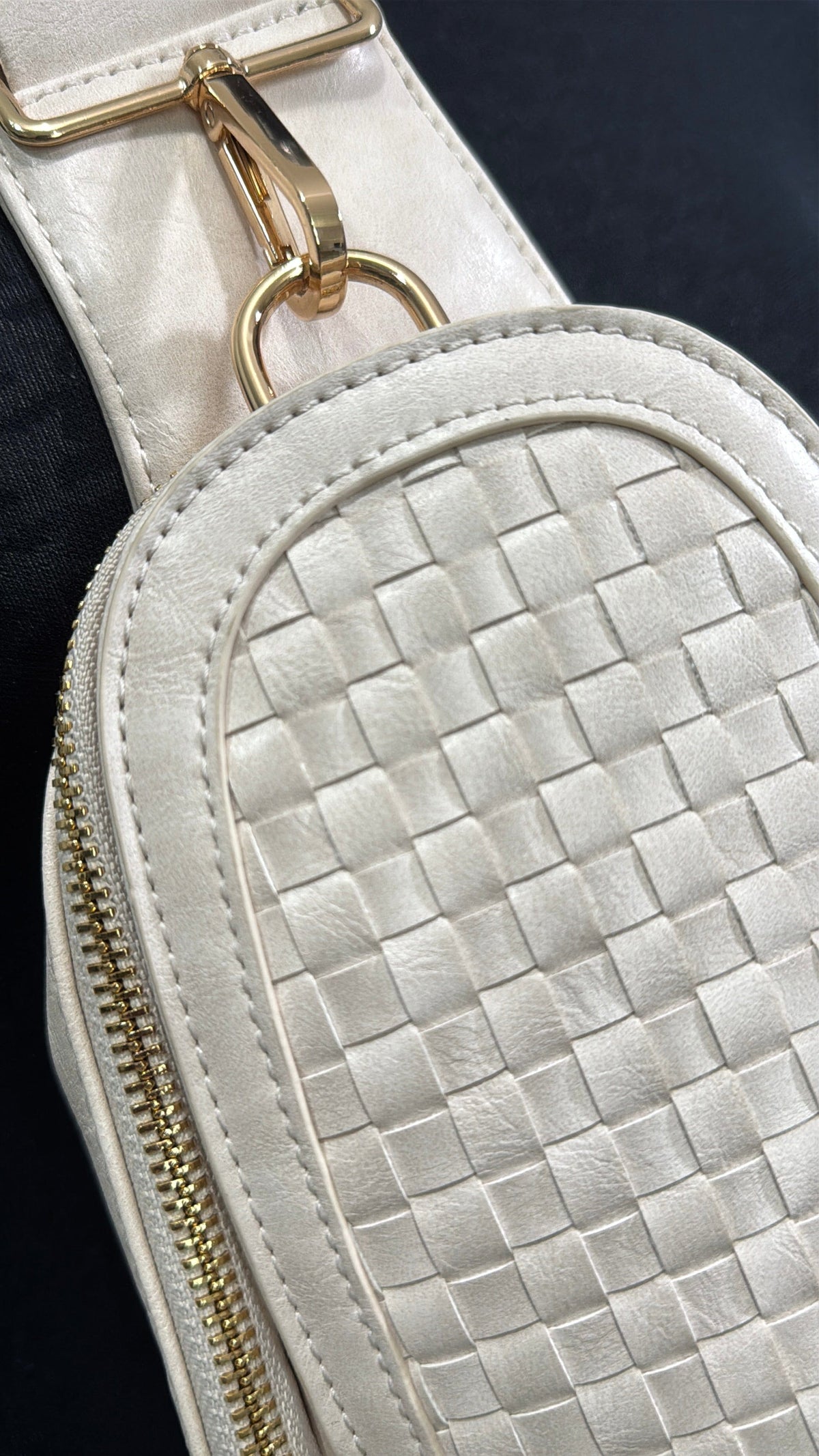 Luxuriance Style Boutique Crossbody Purse Woven Cross Body Bag w/ Gold Hardware