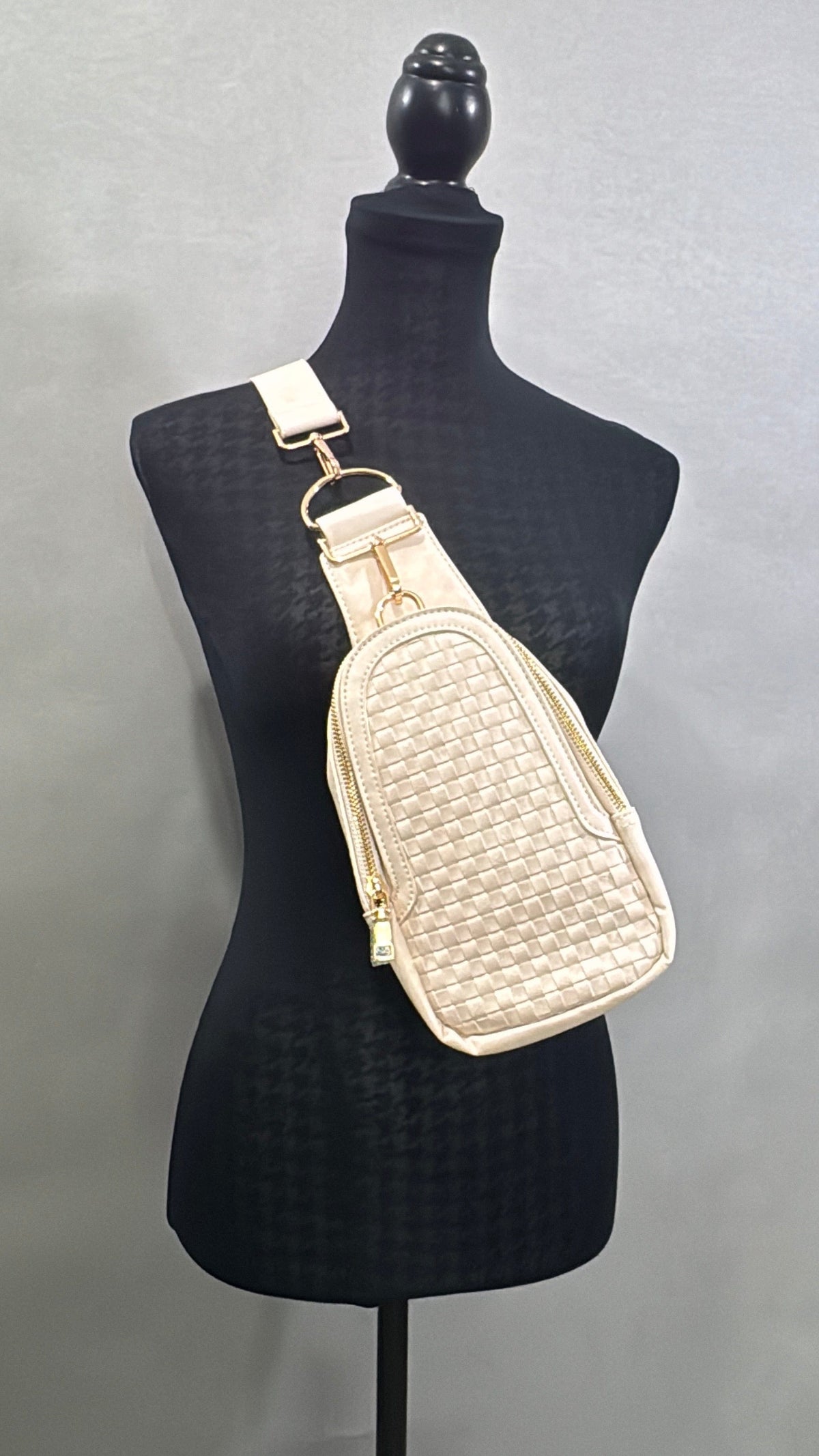 Luxuriance Style Boutique Crossbody Purse Woven Cross Body Bag w/ Gold Hardware