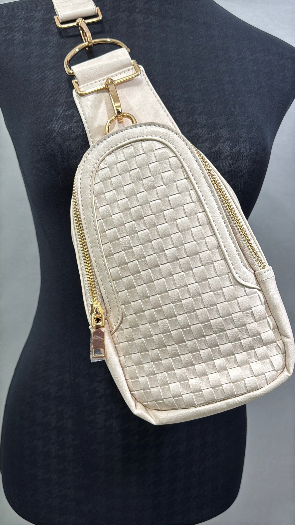 Luxuriance Style Boutique Crossbody Purse Woven Cross Body Bag w/ Gold Hardware