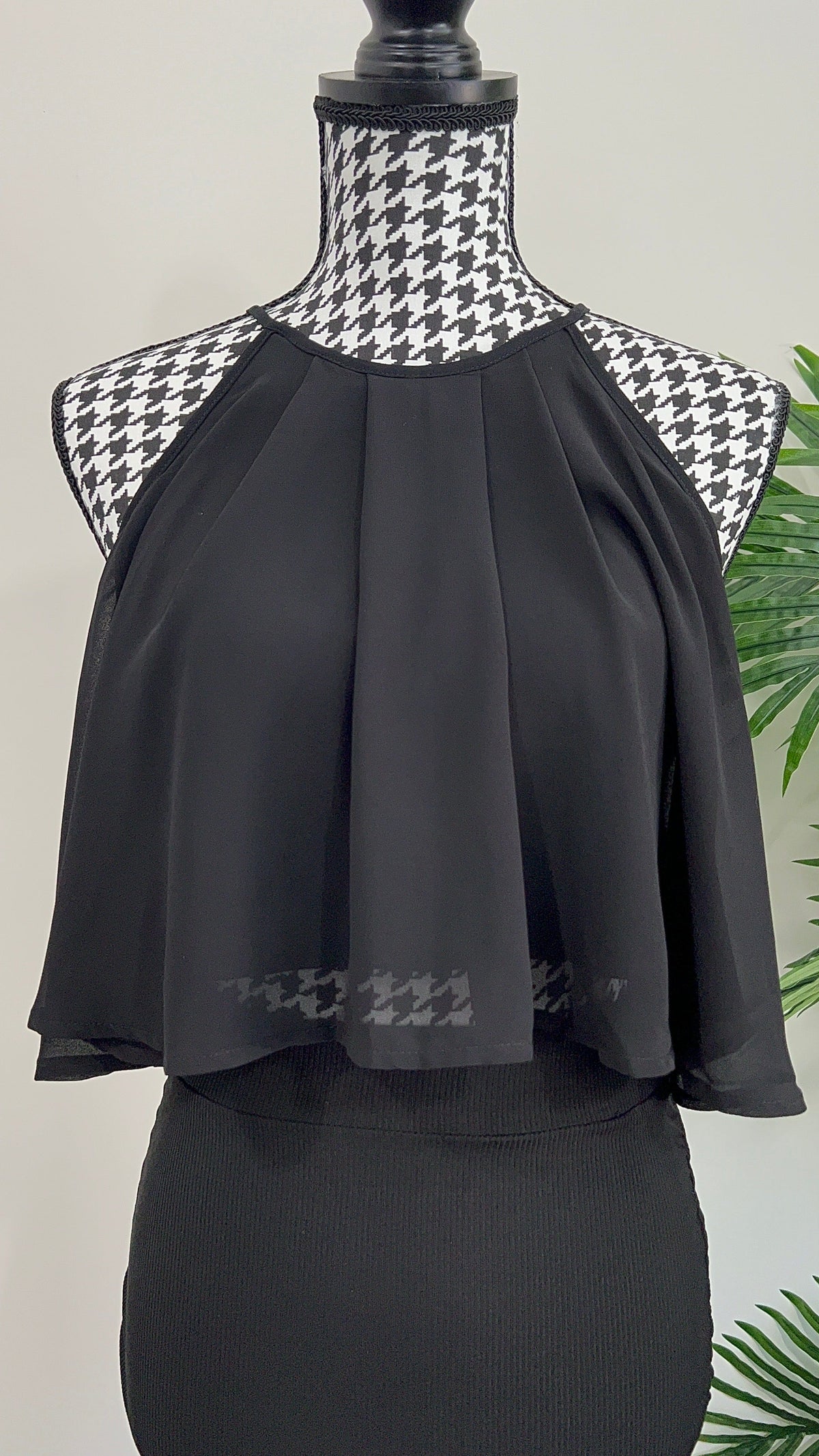 Luxuriance Style | The Boutique  Tops Isabel | Black Halter Top
